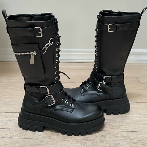 High shaft laced boots with pocket Clearance